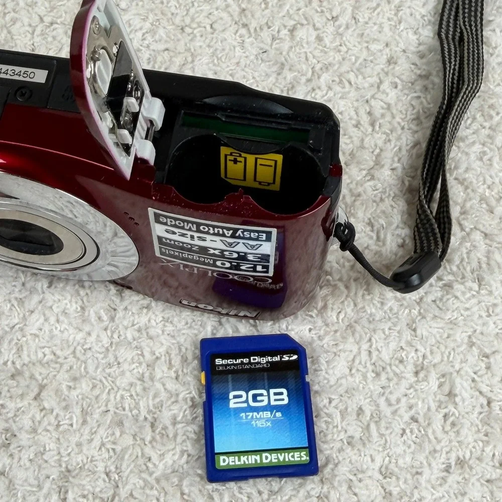 Nikon Coolpix L22 12.0MP Digital Camera Red Bundle with Box Case SD Card Works
